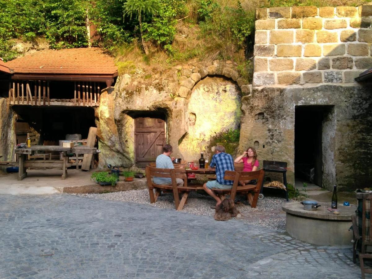 Hlucov - Penzion & Restaurace Kanina Exterior photo