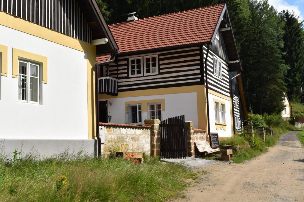 Hlucov - Penzion & Restaurace Kanina Exterior photo