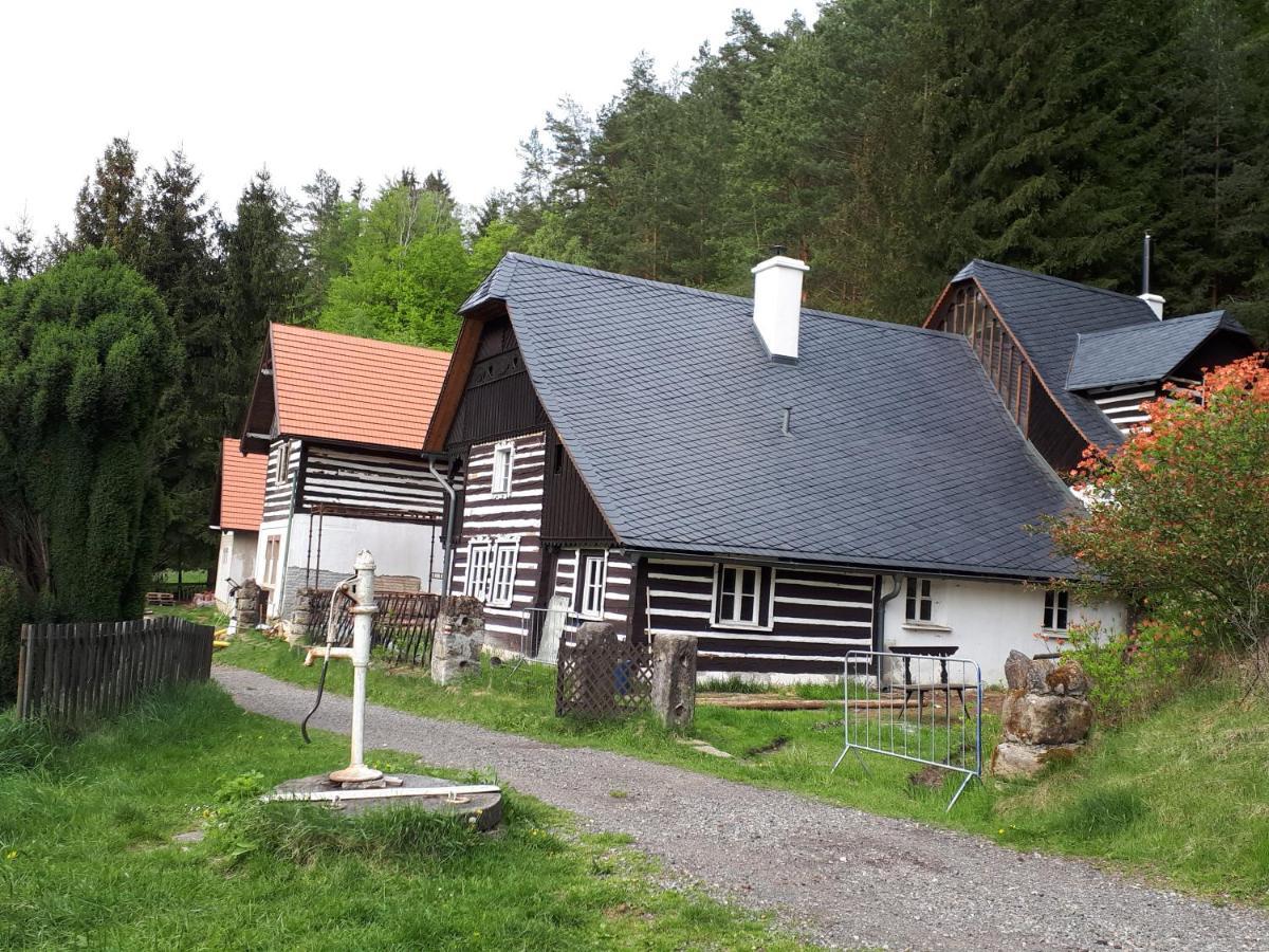 Hlucov - Penzion & Restaurace Kanina Exterior photo